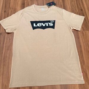 Levi’s Men’s Short Sleeves Shirt Size M NWT